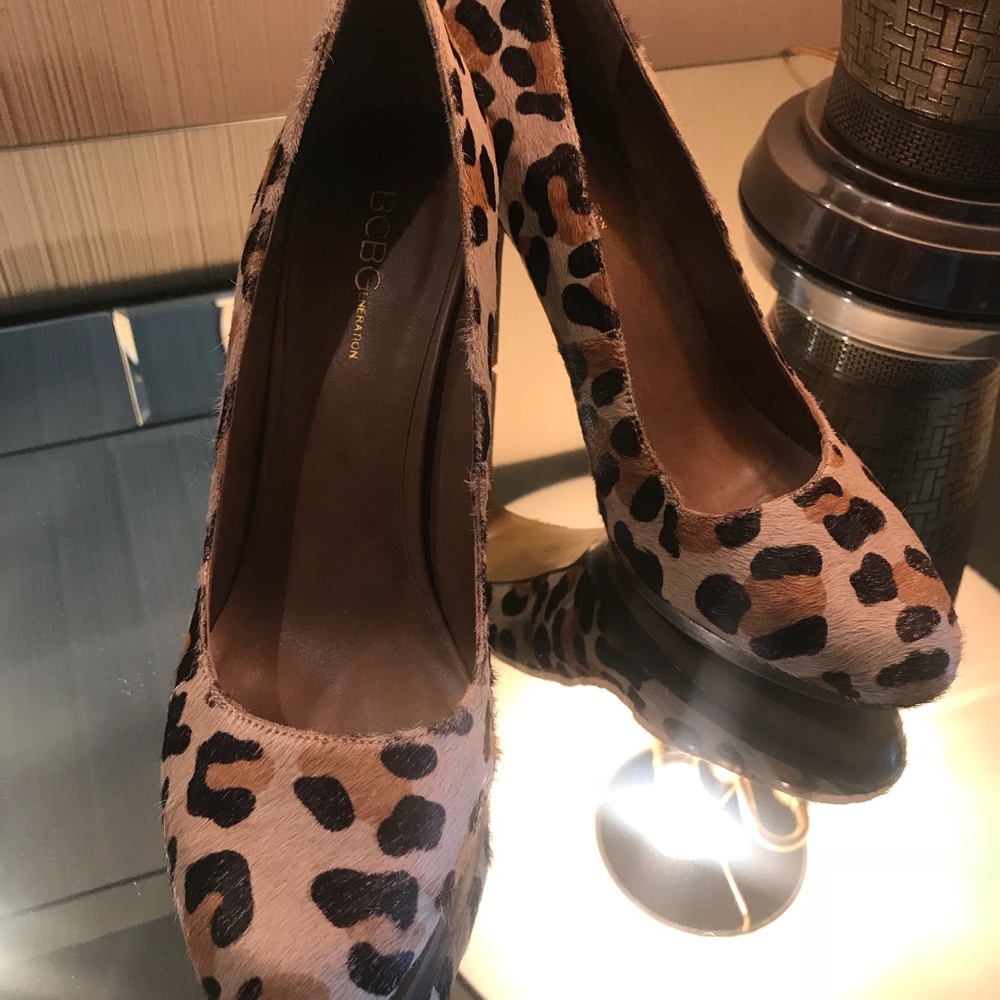BCBG LEOPARD 🐆 Stylish Heels - amazing condition